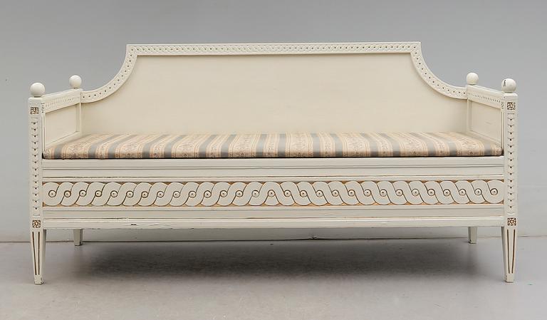 SOFFA, sengustaviansk, omkring år 1800.
