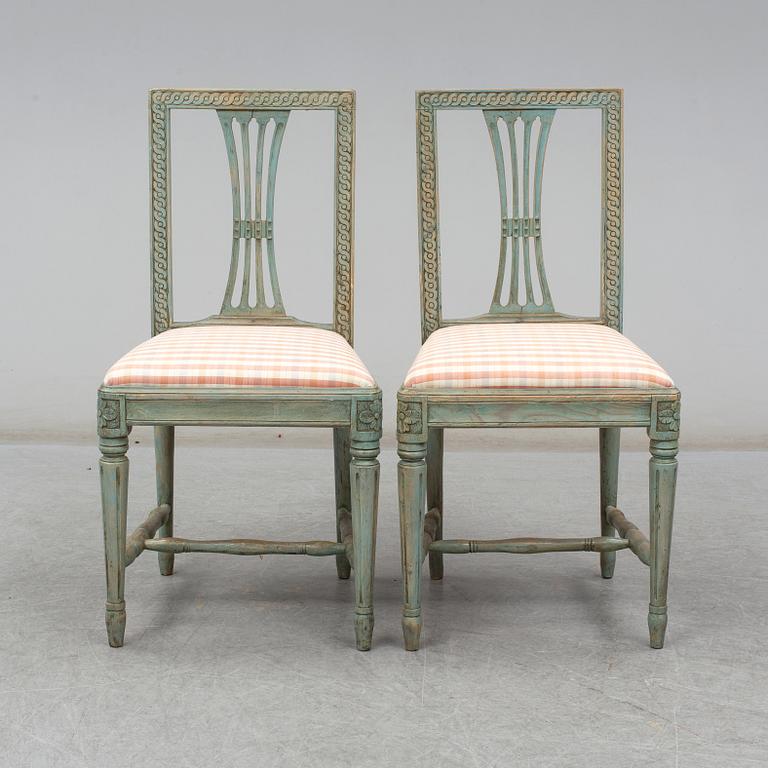 STOLAR, ett par, gustaviansk stil, 1800-talets andra hälft.