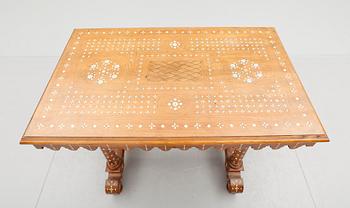 BORD, orientaliskt, sent 1800-tal.