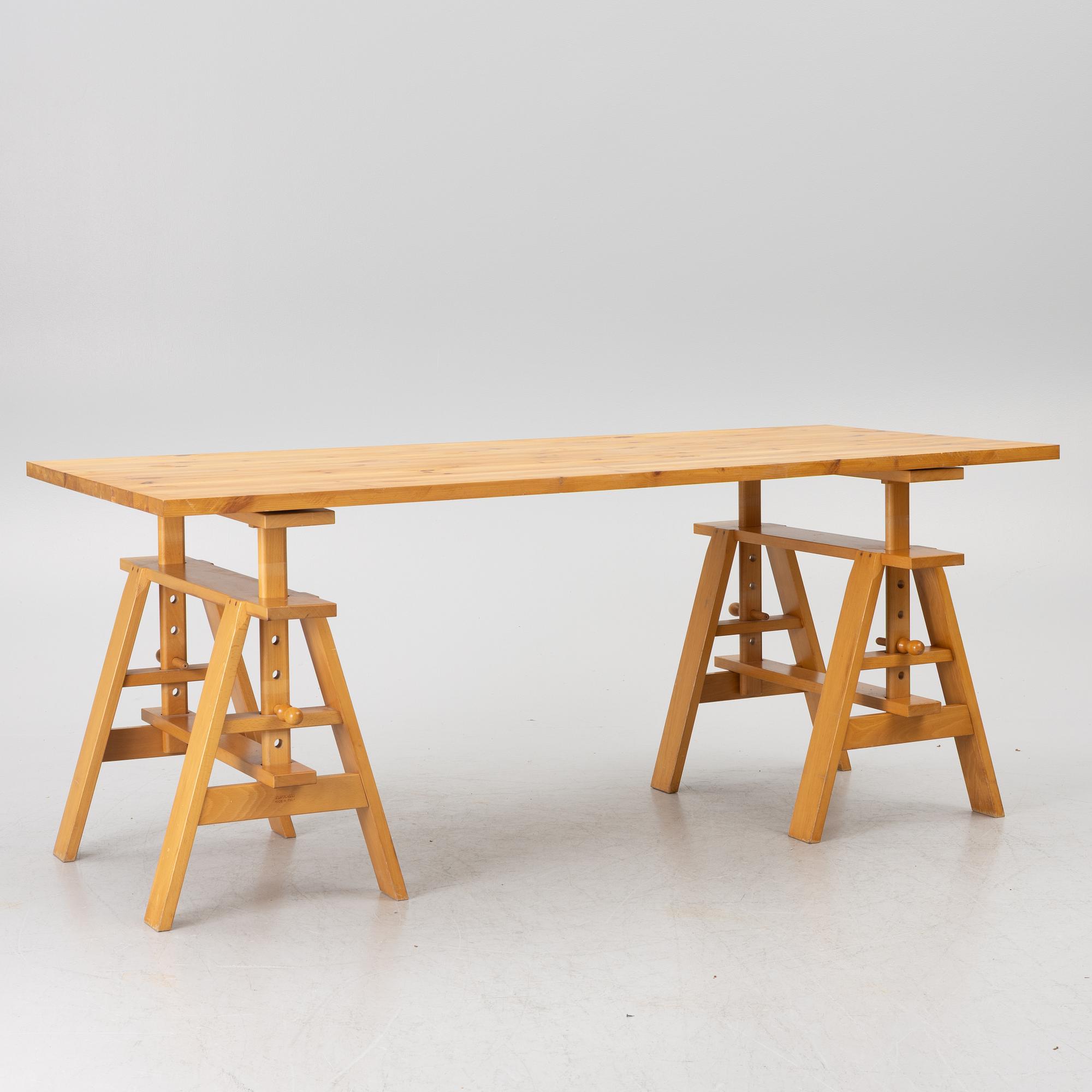 Achille Castiglioni, a 'Leonardo' table, Zanotta, Italy.