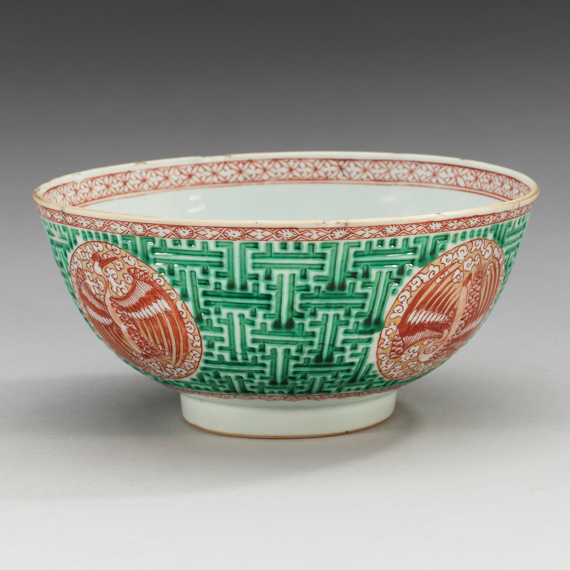 A famille verte bowl, Qing dynasty, Kangxi (1662-1722).