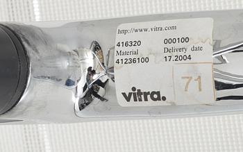 CHARLES & RAY EAMES, karmstolar, "Aluminium Group, EA 107", ett par, Vitra.