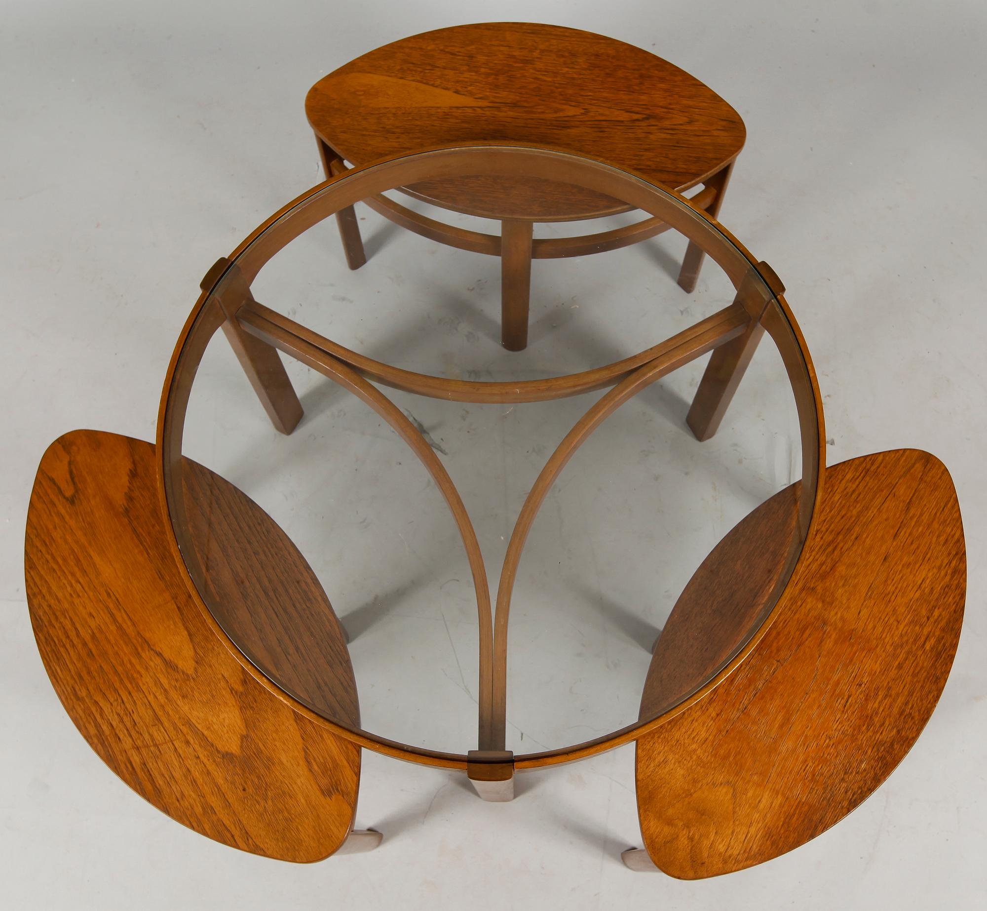 SOFFBORD, 4 del, England, 1900-talets andra hälft.