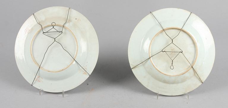 TALLRIKAR, 2 st, porslin, Kina, 1700-tal.