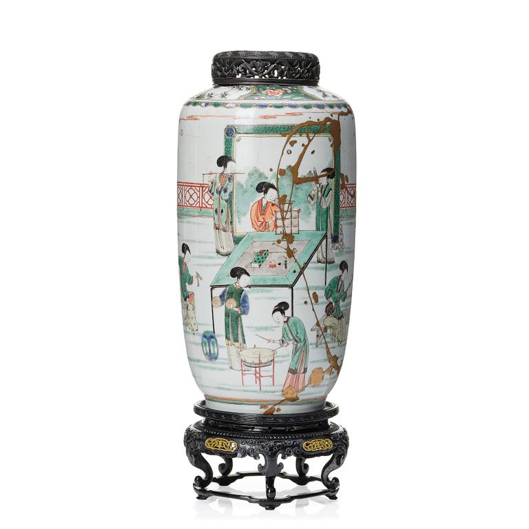 A famille verte vase, Qing dynasty, Kangxi (1662-1722).