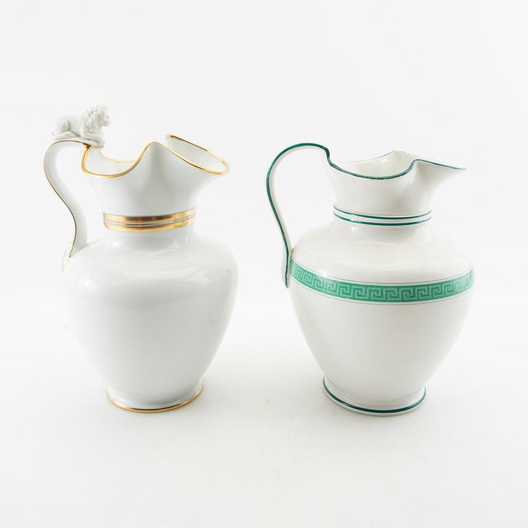 Teapots with lids, 2 pcs Bing & Grøndahl and Villeroy & Boch, first half of the 20th century, porcelain.