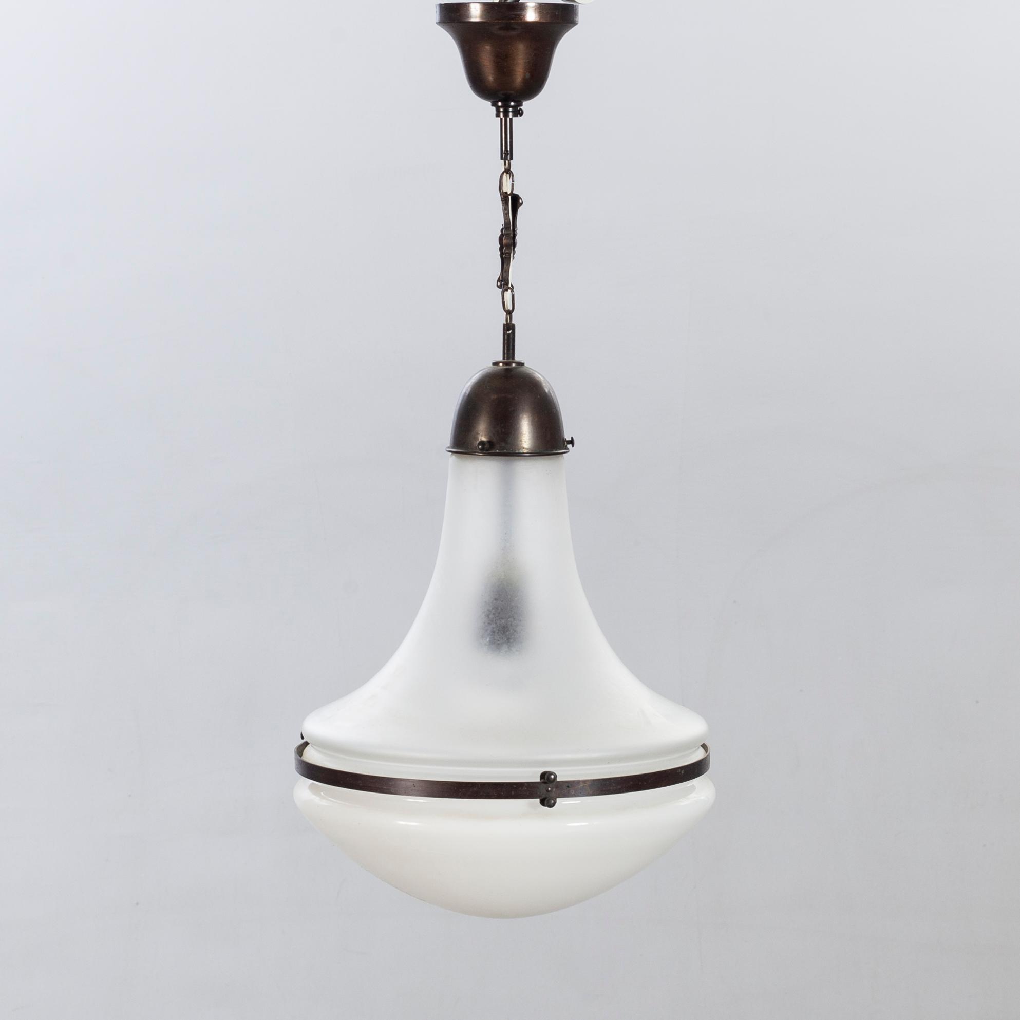 PETER BEHRENS, taklampa "Luzette", för AEG (Allgemeine Electricitäts-Gesellschaft), Tyskland.