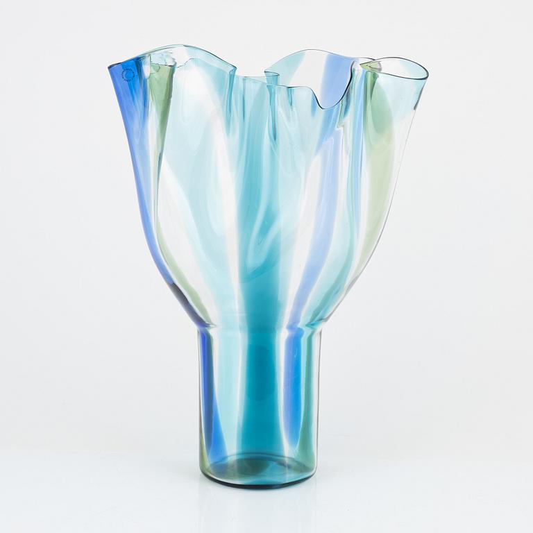 Timo Sarpaneva, a 'Kukinto' glass vase, "Kukinto", Venini, Murano, Italy, 1990.