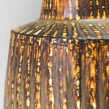 GUNNAR NYLUND, golvvas, stengods, "Rubus", Rörstrand.