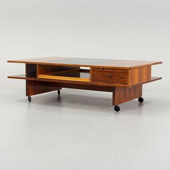 Torbjørn Afdal, a rosewodd veneered coffee table, Haug Snekkeri A/S, Bruksbo, Norway, 1960's/70's.