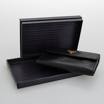 PRADA, Laukku ja lompakko.