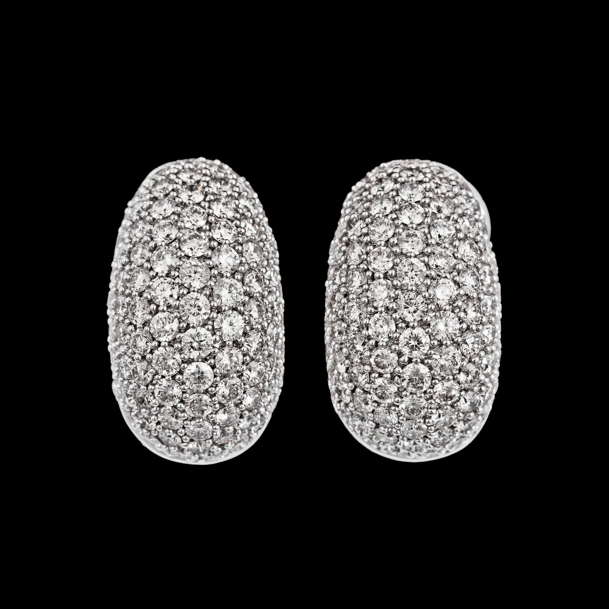 ÖRHÄNGEN, briljantslipade diamanter, tot. 3.42 ct.