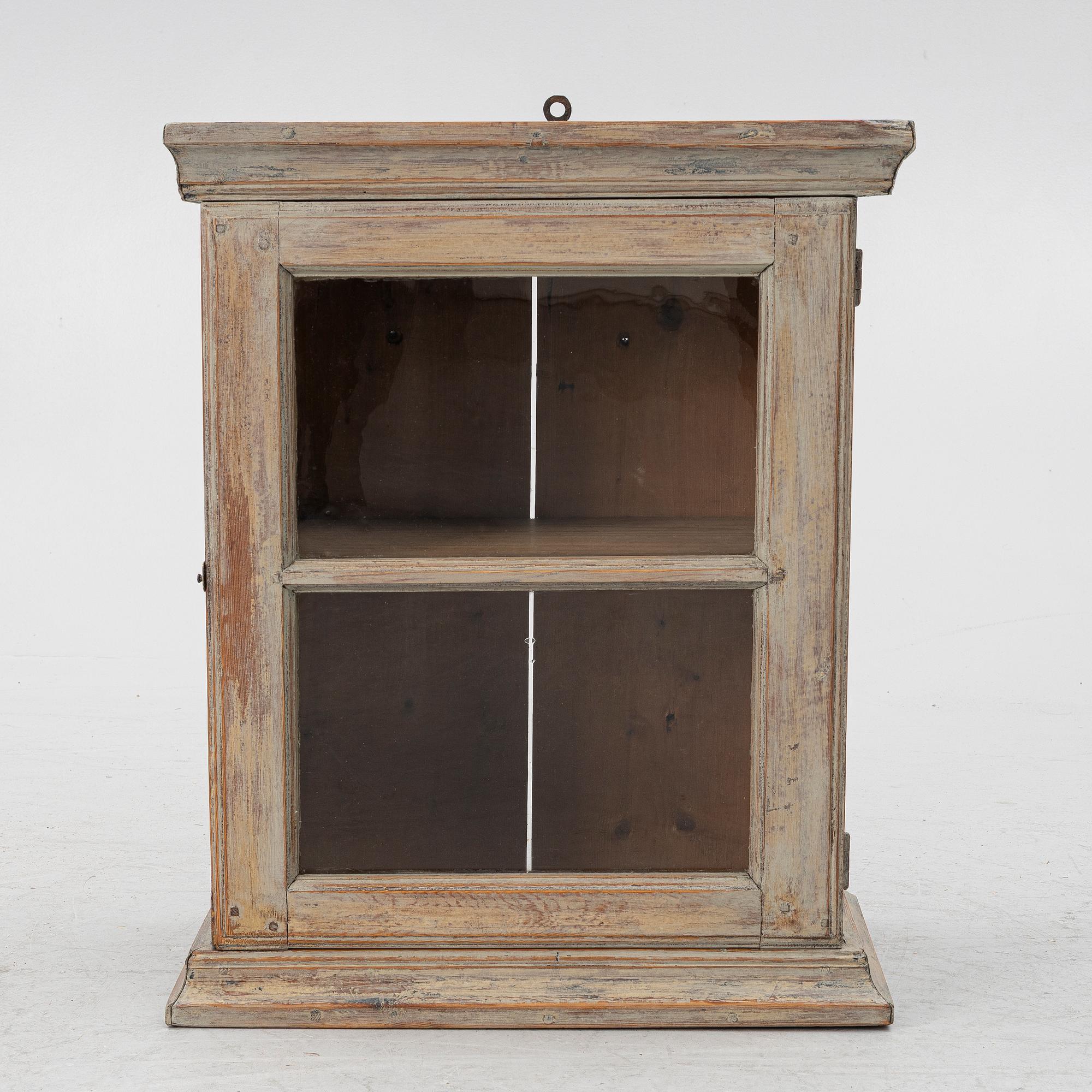 Hanging cabinet, 19th century.