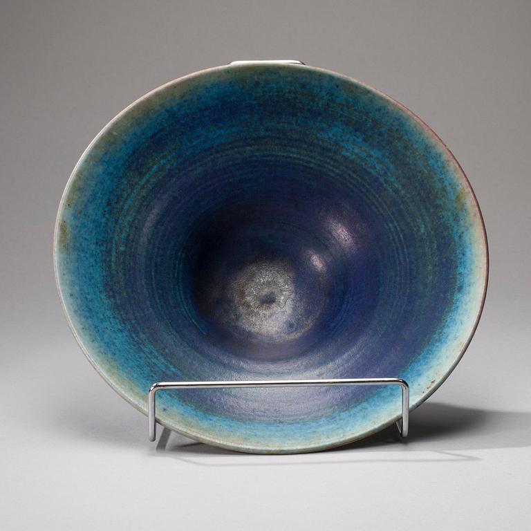 Liisa Hallamaa (Larsen), A CERAMIC BOWL.