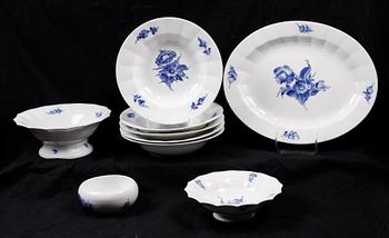 MATSERVIS, 53 delar, porslin, "Blå blomst", Royal Copenhagen,