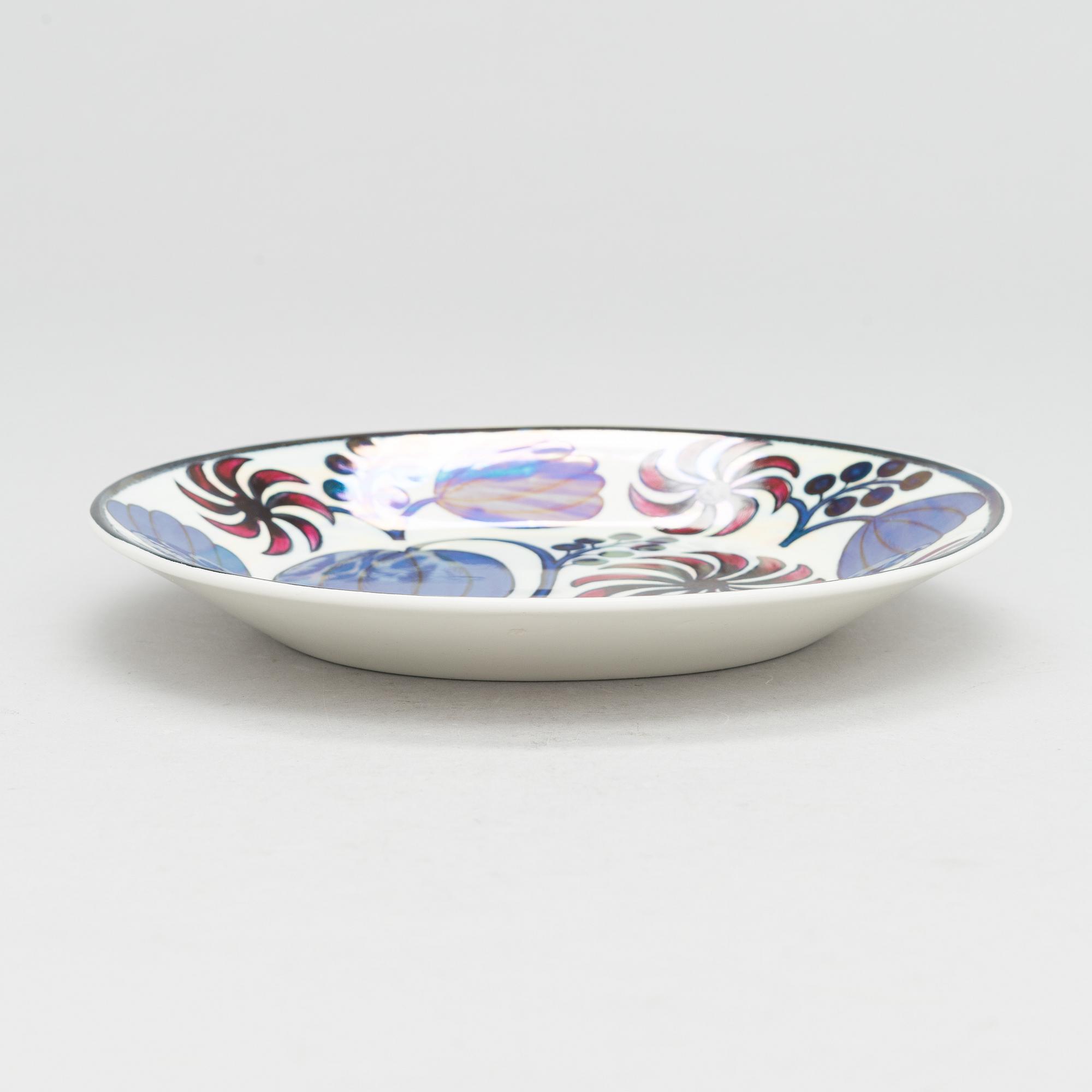 Birger Kaipiainen, lautanen, posliinia, signeerattu Arabia Art Made in Finland.