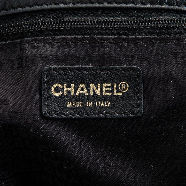 Chanel, an 'Olsen' hobo shoulder bag, 2002-2003.