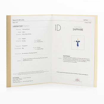 Pendant, 18K gold with carved sapphires, white sapphire, and a small rose-cut diamond.