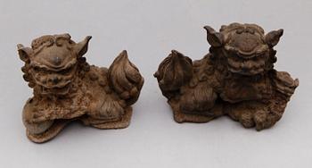 FOHUNDAR, 1 par, järn, Kina, sent 1900-/2000-tal.
