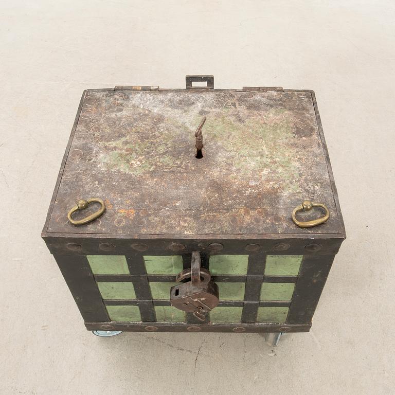 Cash coffin, 19th century.