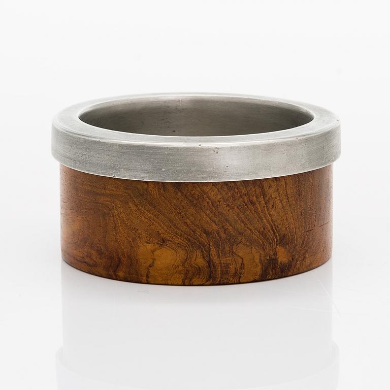 Bertel Gardberg, a bowl for Hopeatehdas oy, Helsinki/ Finnmade Gardberg, Norrmark handicraft.