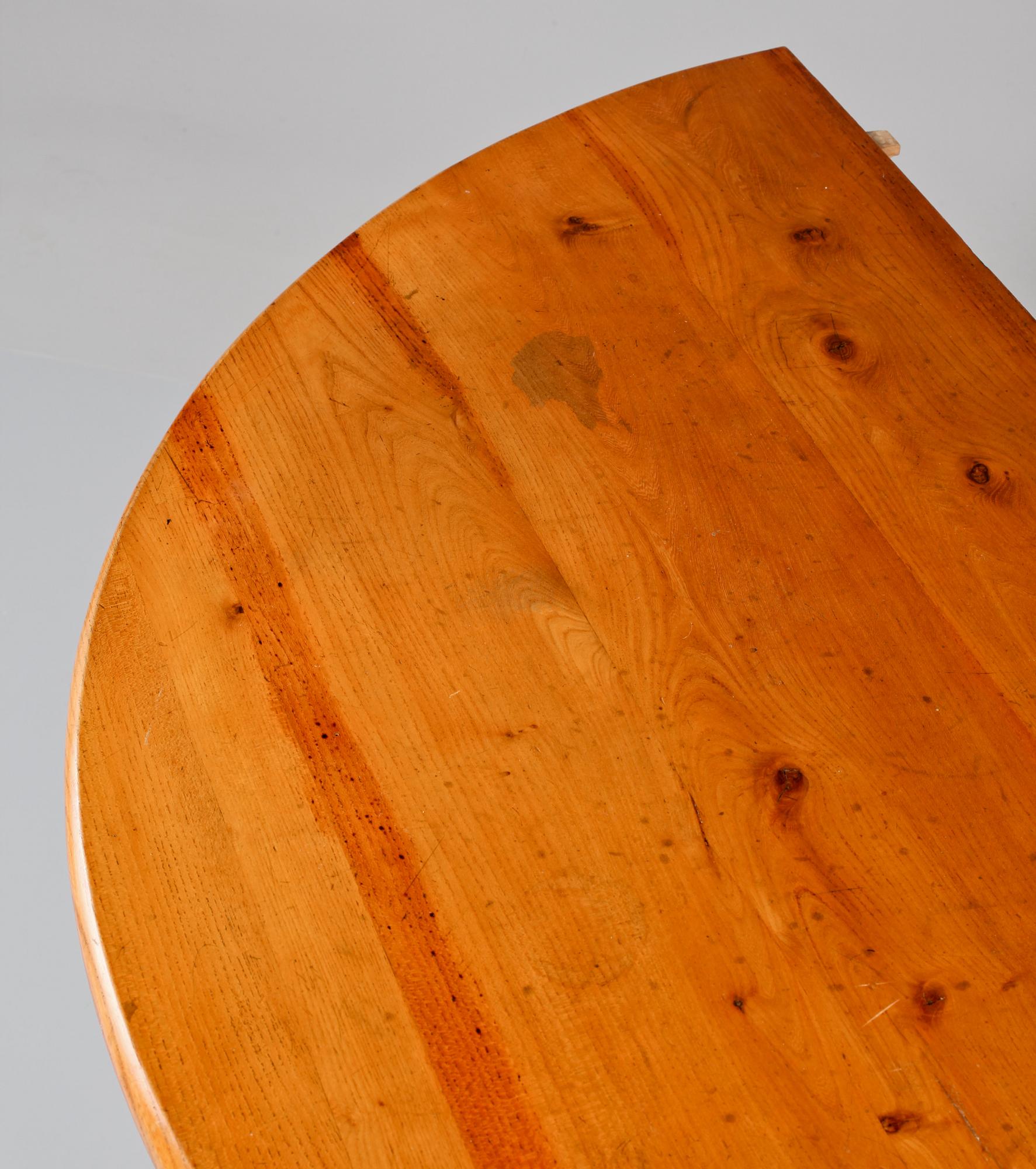 MÅNBORD, ett par, omkring sekelskiftet 1900.