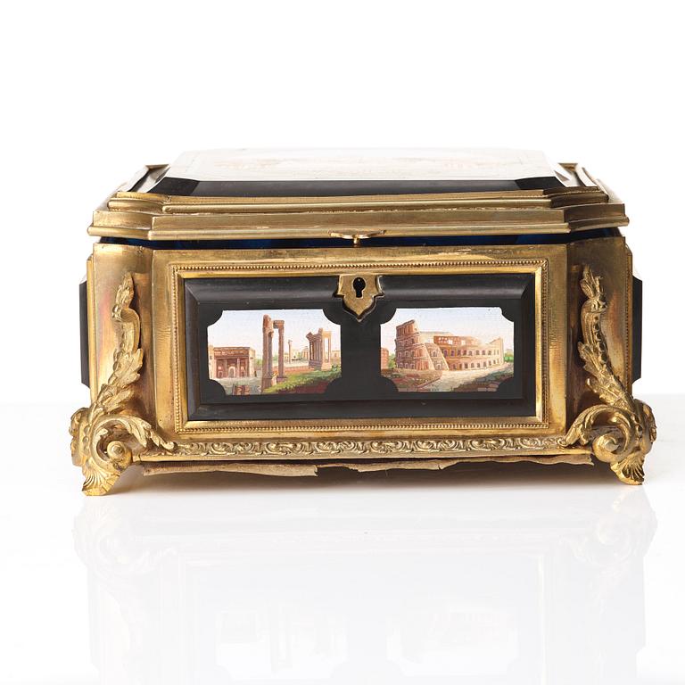 A micro mosaic gilt-bronze box by Cesare Roccheggiani -   Rome, Italy - second half / late c,19th century.