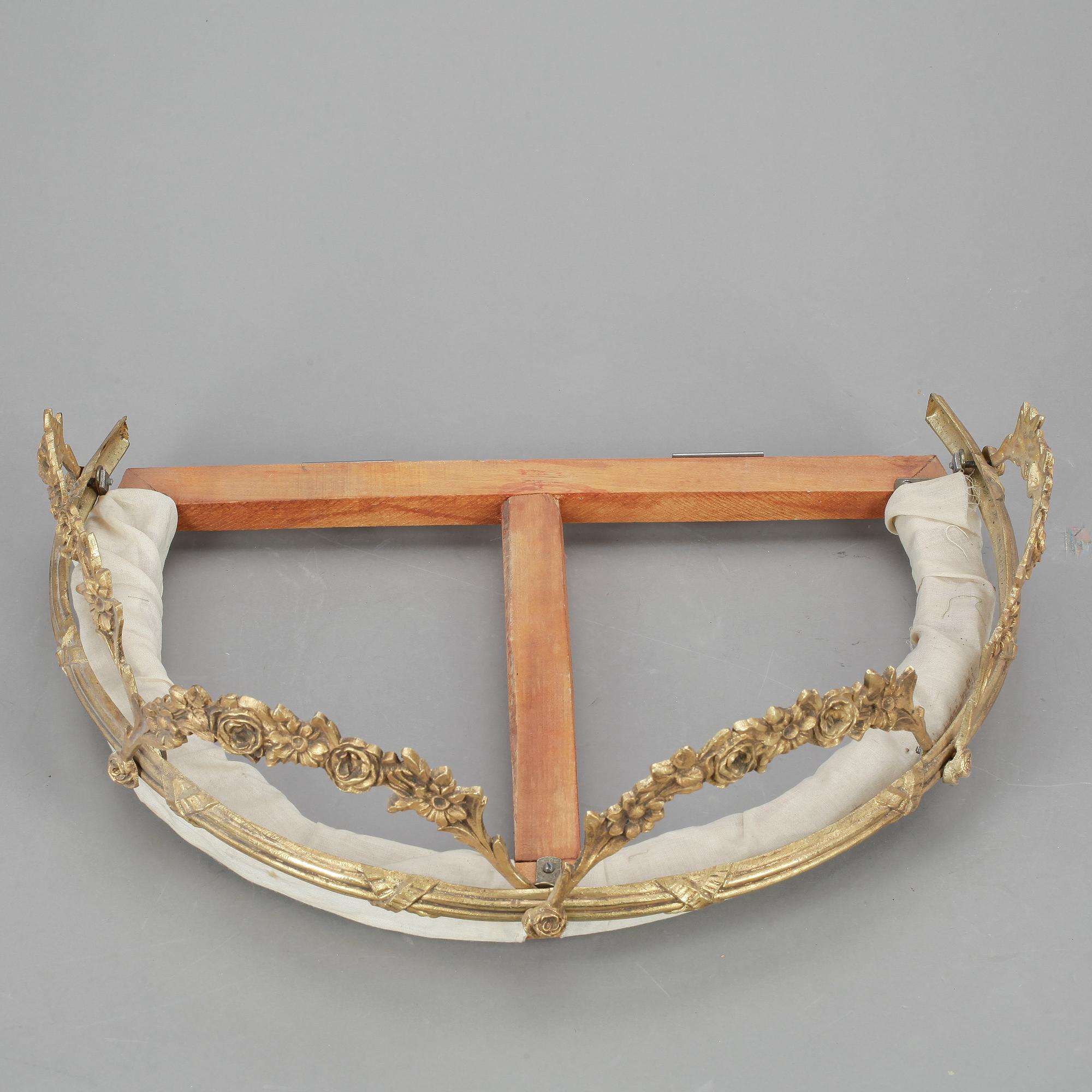 SÄNGHIMMEL, rokokostil, 1900-talets första hälft.