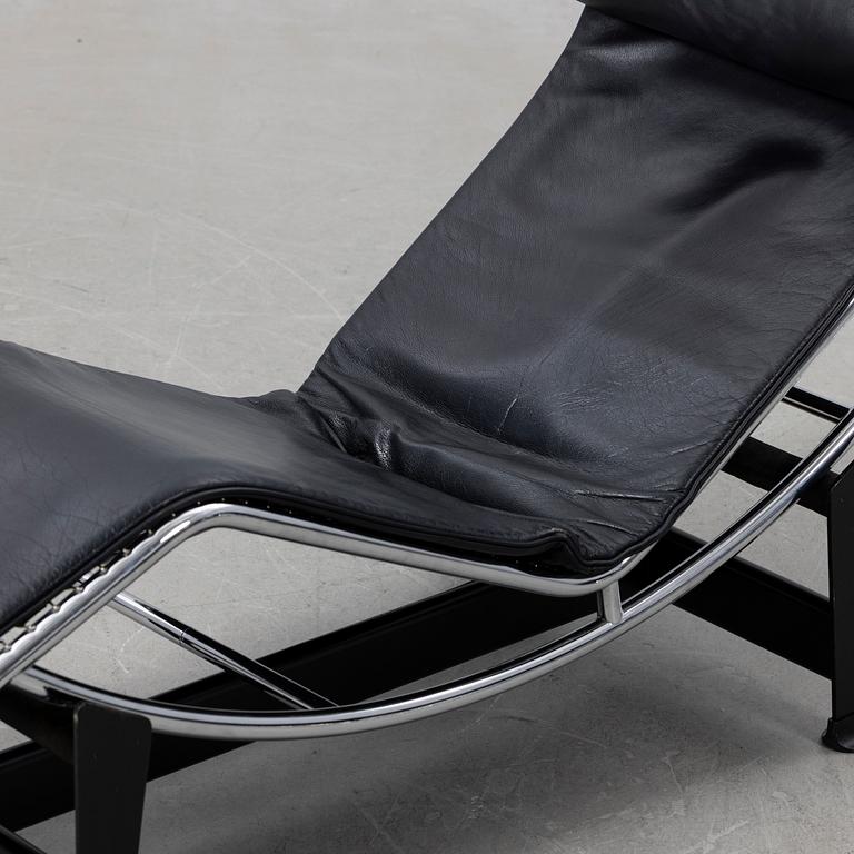 Charlotte Perriand, & Le Corbusier, vilstol, "LC4", Cassina, Italien.