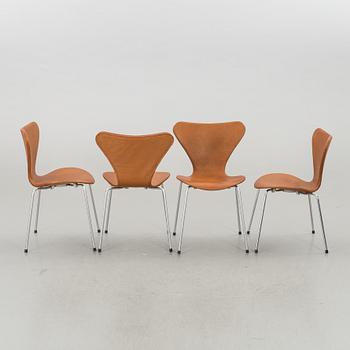 ARNE JACOBSEN, a set of six Sjuan chairs.