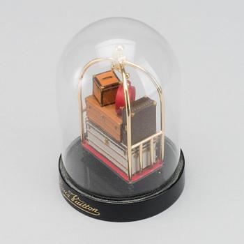 LOUIS VUITTON, paperweight.