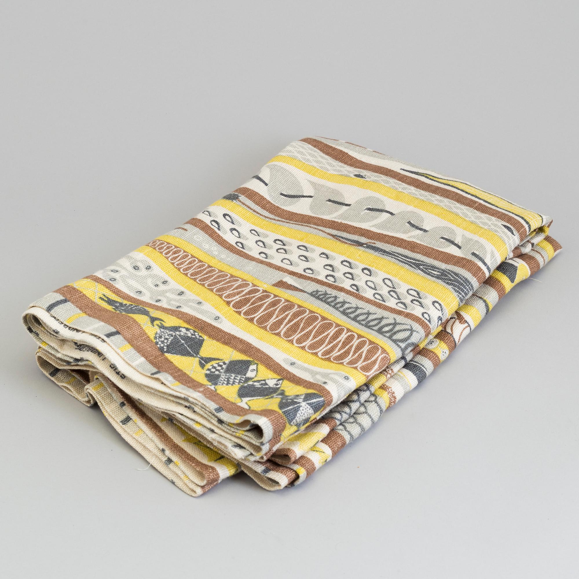 STIG LINDBERG, textil, 5 delar, "Comedia", "Vågorna" samt "Avena", Nordiska Kompaniet, Stockholm.
