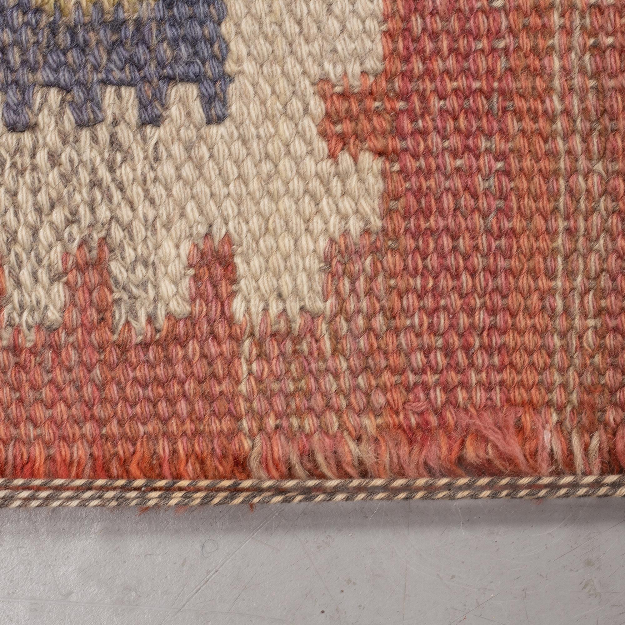Märta Måås-Fjetterström, a carpet, "Röd grön äng", flat weave, ca 328-333 x 258,5-262 cm, signed AB MMF.