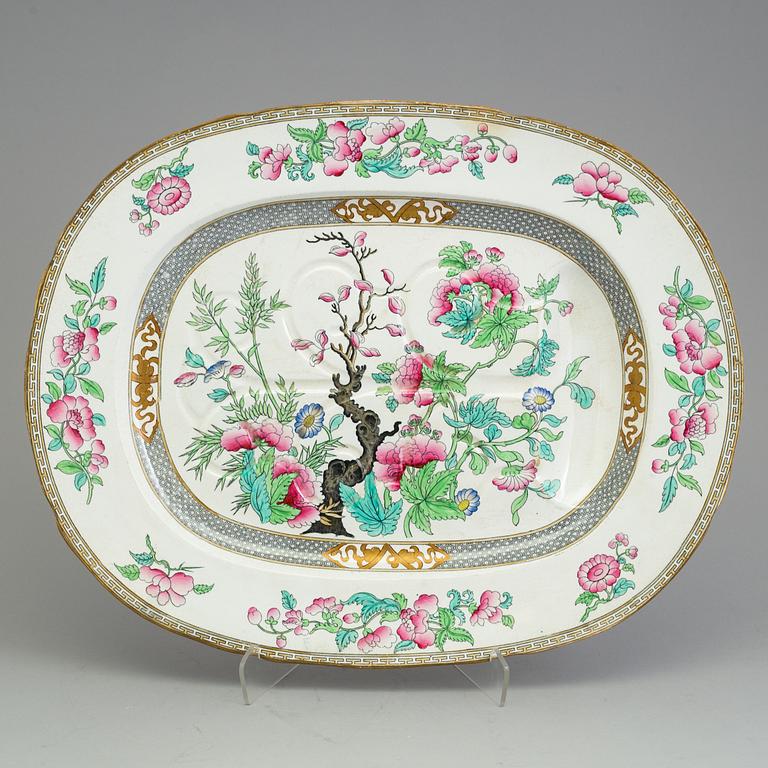 A English Minton earthenware serving dish from the 1860´s.