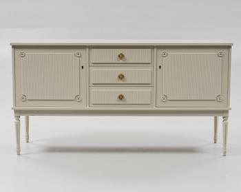 SIDEBOARD, gustaviansk stil, 1900-talets andra hälft.