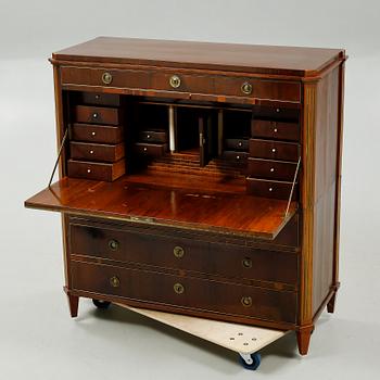 A bureau, 19th century.