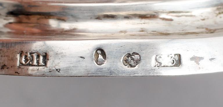 SUPKOPPAR, 2 st, silver, svenska stämplar, tidigt 1800-tal. Vikt ca 61 gram.