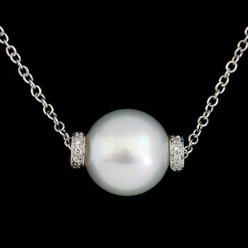 COLLIER MED PÄRLA, 18K vitguld, diamanter tot ca 0.10 ct. South Seapärla.