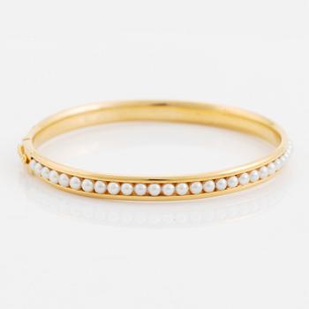 18K gold and pearl bangle, Alton.