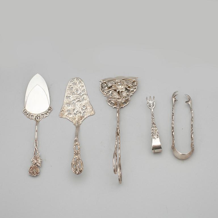 SILVER, 5 delar, olika nationaliter, 1900-talets andra hälft. Totalvikt ca 147 gram.