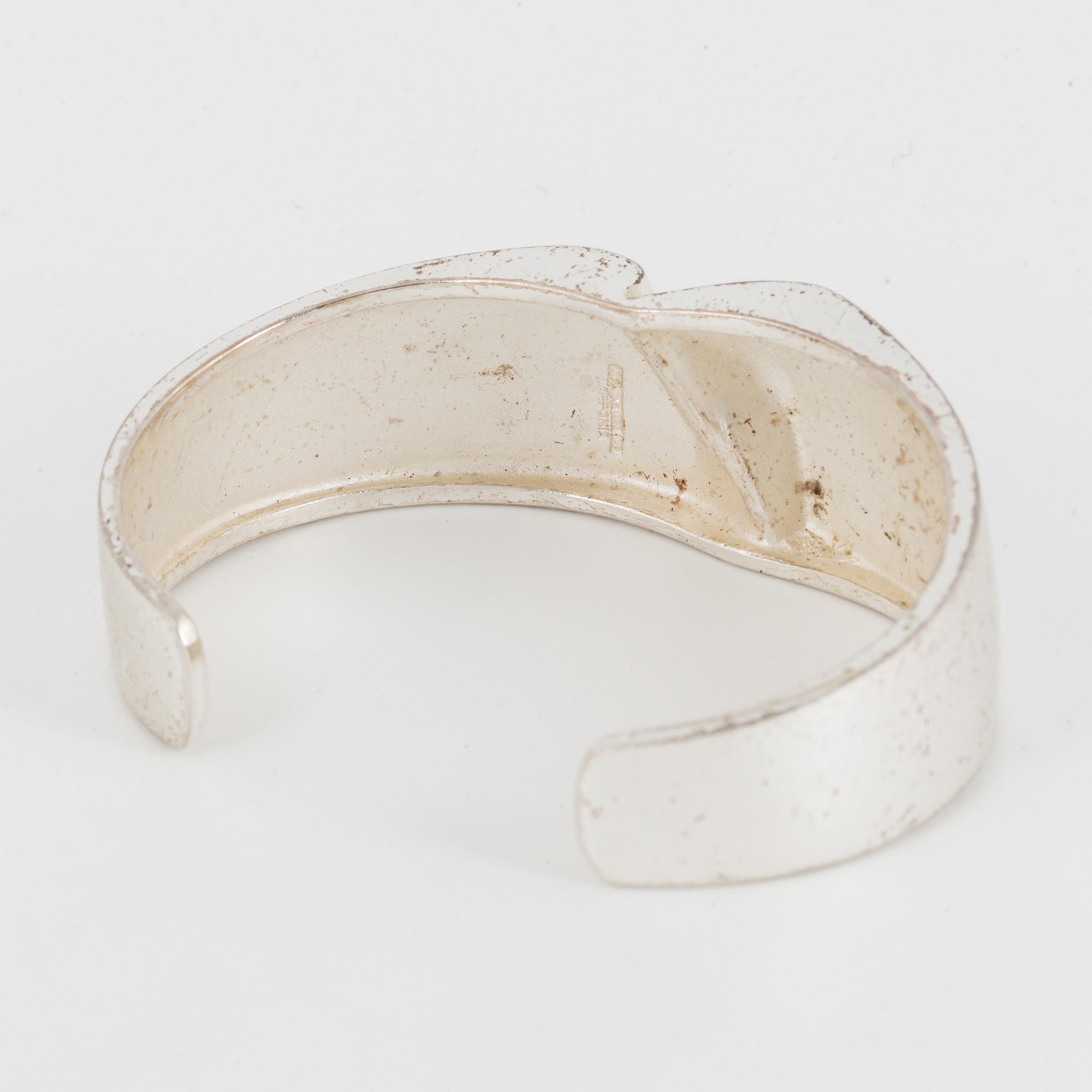 LAPPONIA, bangle and necklace.