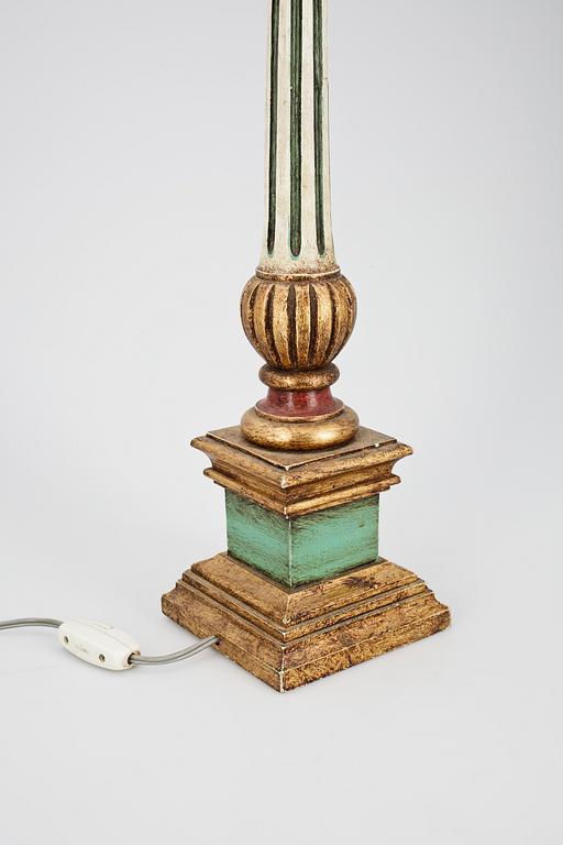 BORDSLAMPA, trä, barockstil, 1900-tal.