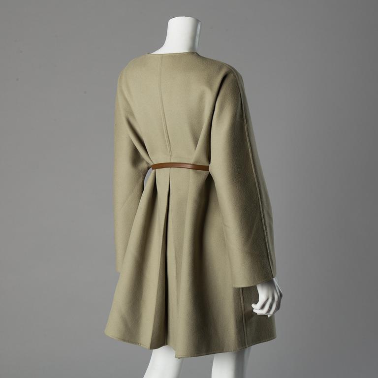 COAT, Valentino, italien size 42.