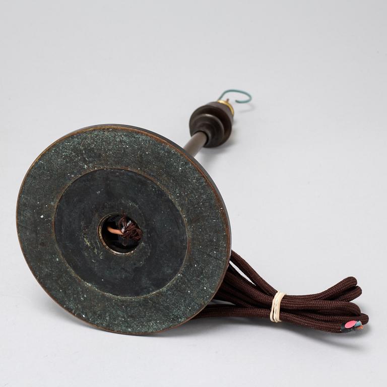 A 1930s PH-3 table lamp, designed by Poul Henningsen.