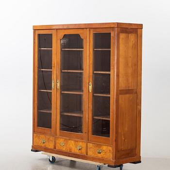 BOKSKÅP/VITRINSKÅP tidigt 1900-tal.