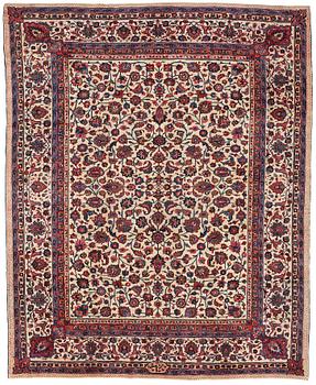 312. A carpet, semi-antique Mashad ca 369,5 x 300 cm.