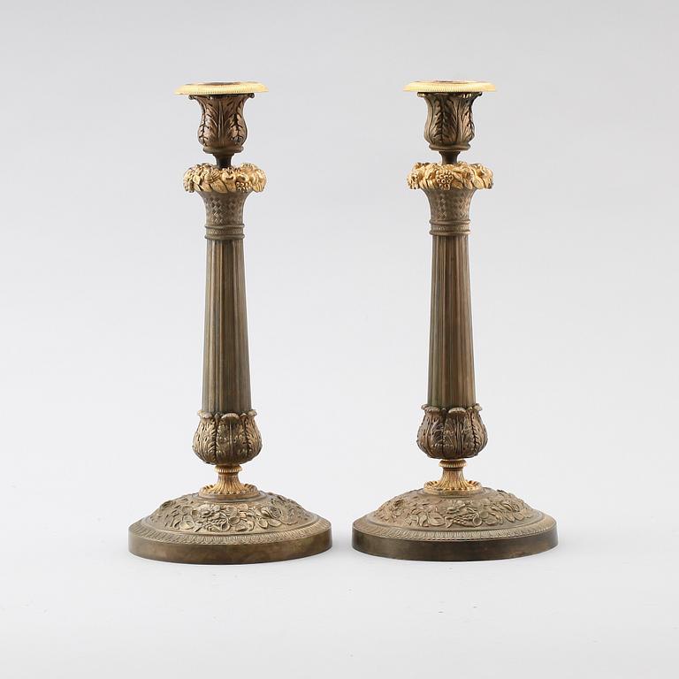 LJUSSTAKAR, 1 par, brons, senempire, Frankrike, 1800-talets första hälft.