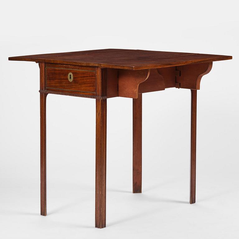 A Late gustavian mahogny table.