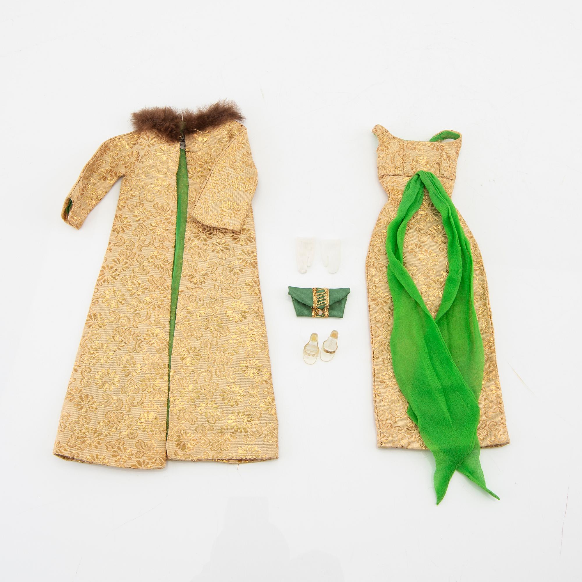 Barbie clothes 3 sets. Vintage including Golden Glory Mattel 1965 66 Music Center Matinee Mattel 1966 67. Bukowskis