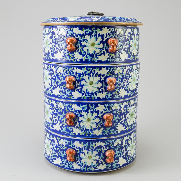 A Chinese polychrome porcelain food container, mid 20th century.